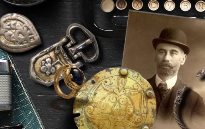  Meghívó az „EZER ÉS EZER JEL" című időszaki kiállításra