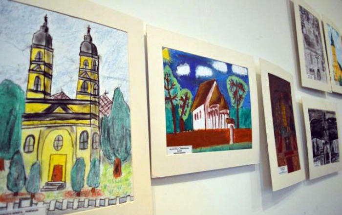 Kárpát-medencei vándorkiállítás nyílt a Népfőiskolán