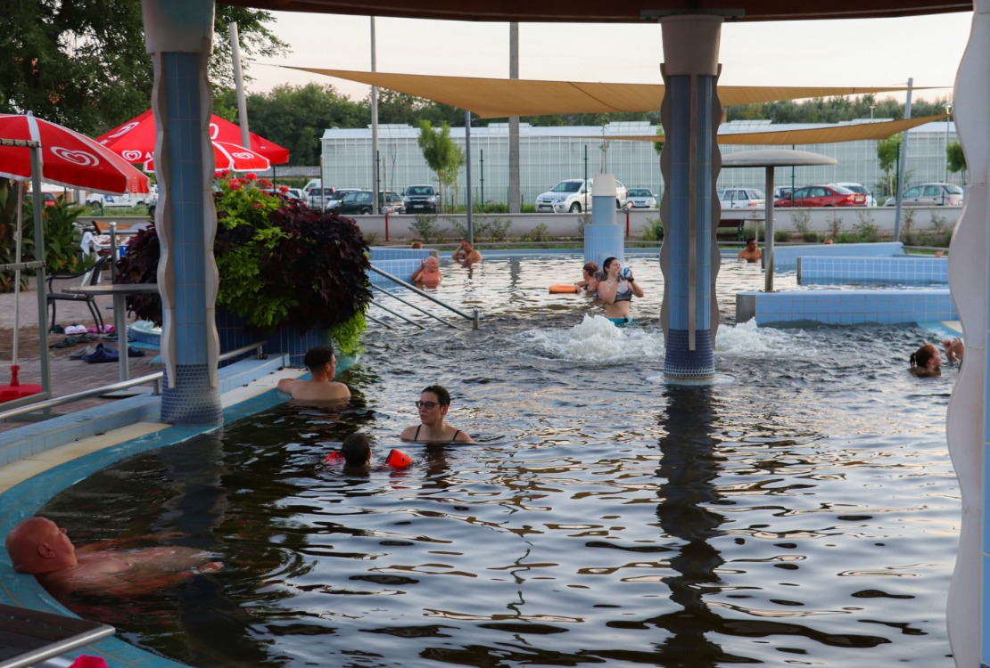 A Gyarmati Dezső Tanuszoda és Termálfürdő hosszú hétvégi nyitvatartása