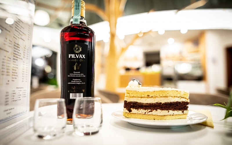 Tisza Bár-Petőfi Kávézó 3