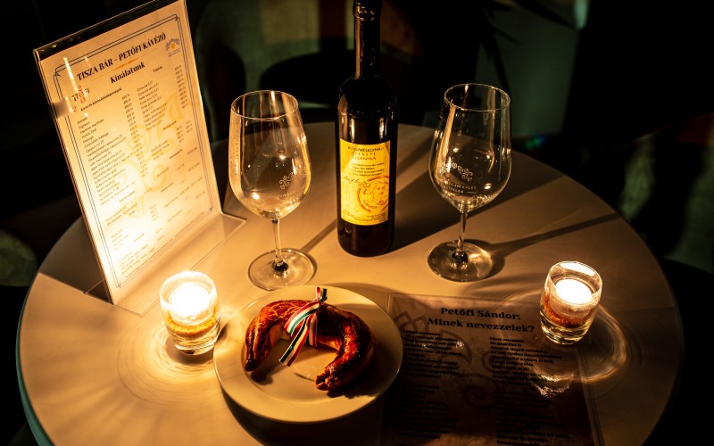 Tisza Bár-Petőfi Kávézó 4