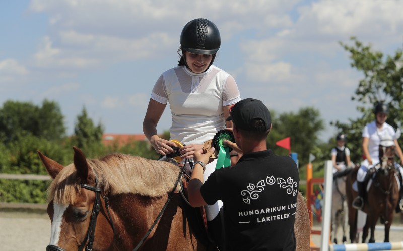 _V7I1923