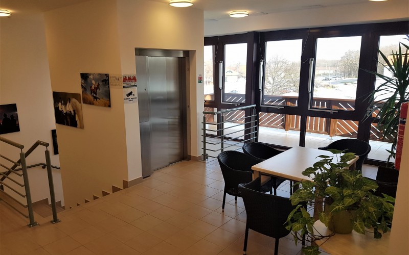 Kincsem Fogadó - 2. Emeleti társalgó, terasz