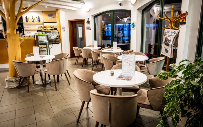 Tisza Bar - Petőfi Café